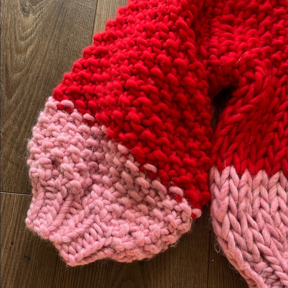 🌸Closet Clean Out🌸 Bubble Sleeve Handmade Sweater - Picture 3 of 4